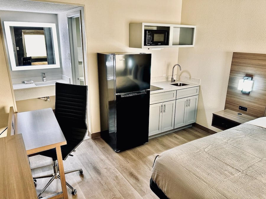 Microwave, coffee grinder