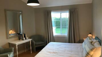 Habitación, 1 cama King size | Tabla de planchar con plancha y wifi gratis