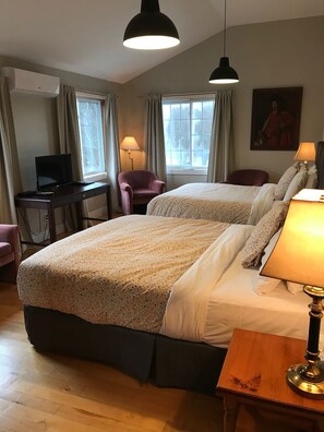 Værelse - 2 queensize-senge | Strygejern/strygebræt, gratis Wi-Fi