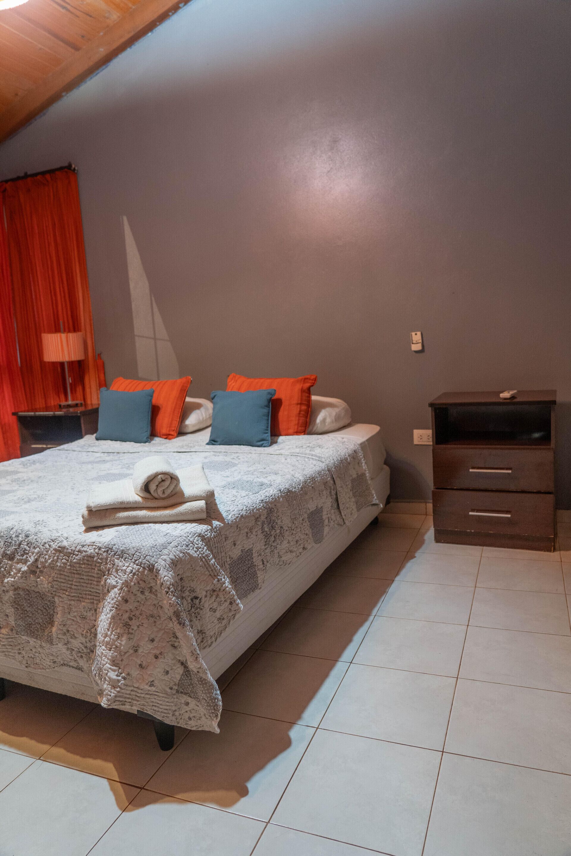 Una cassaforte in camera, Wi-Fi gratuito, lenzuola