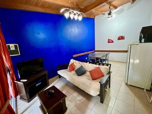 Basic Cabin (Cabaña Quintuple) | Living area - Rainforest Hotel & Cabañas (Puerto Iguazú)