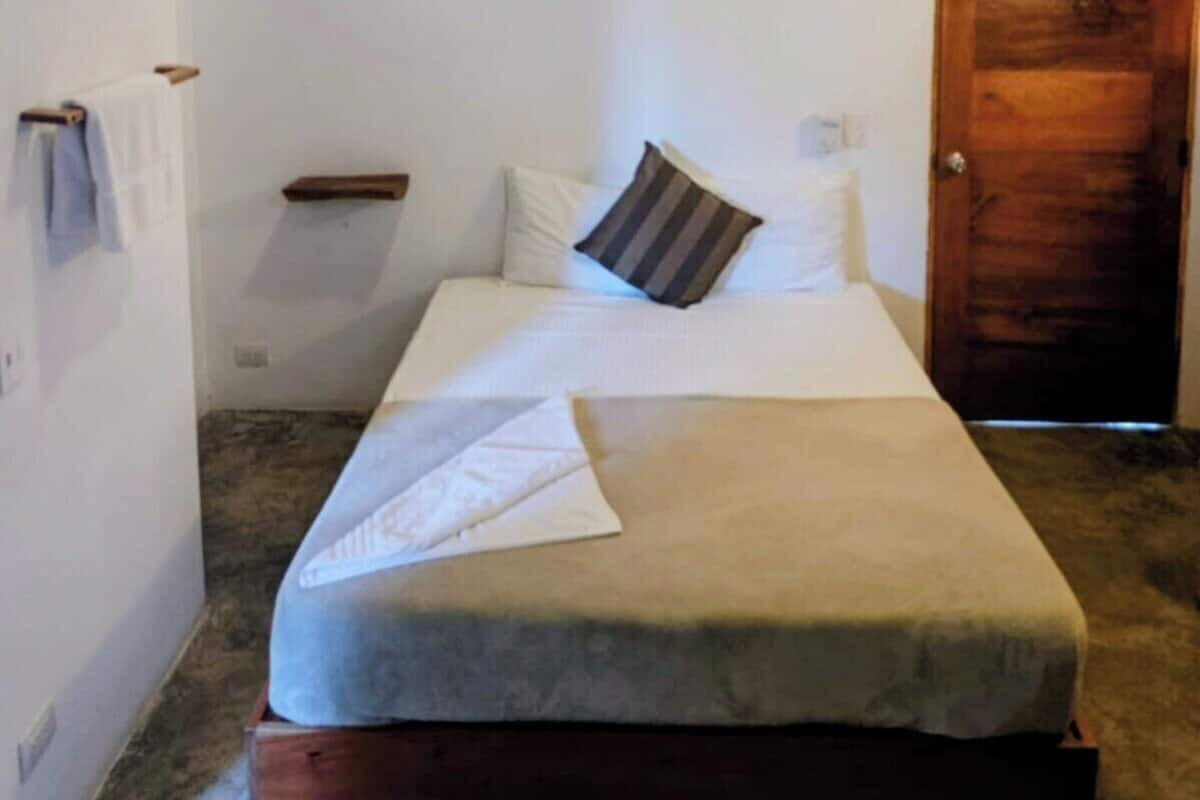 Deluxe Wood | Blackout curtains, iron/ironing board, bed sheets