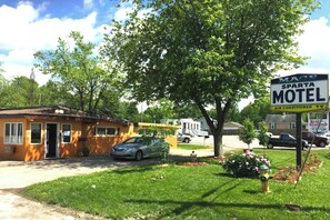 المنشأة من الخارج