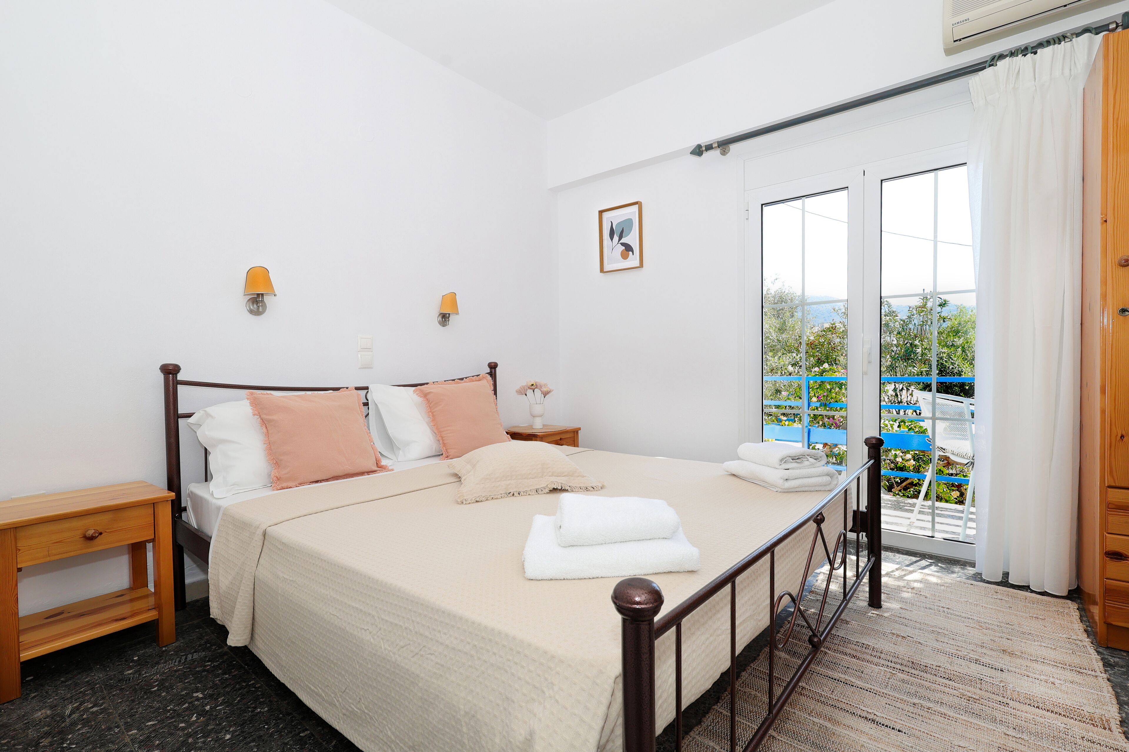 basic double room, 1 double bed, partial ocean view | 1 bedroom, premium bedding, free wifi, bed sheets