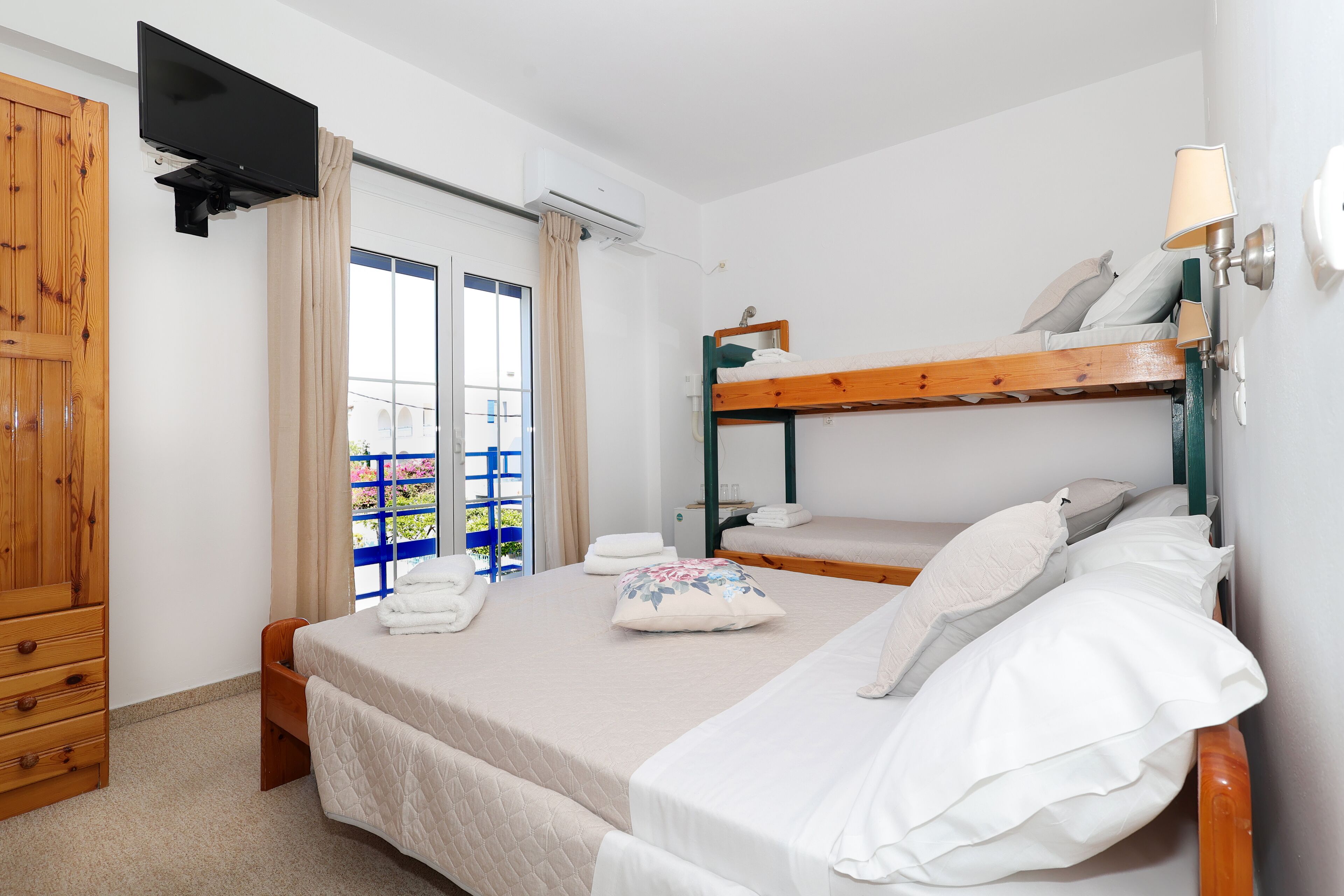 basic quadruple room | 1 bedroom, premium bedding, free wifi, bed sheets