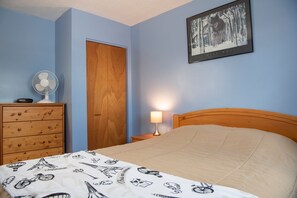 Room - Great Blue Resorts McCreary's Beach (Drummond-North Elmsley)