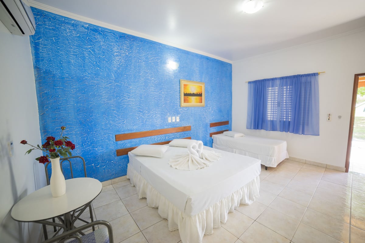 standard triple room | minibar, in-room safe, free wifi, bed sheets