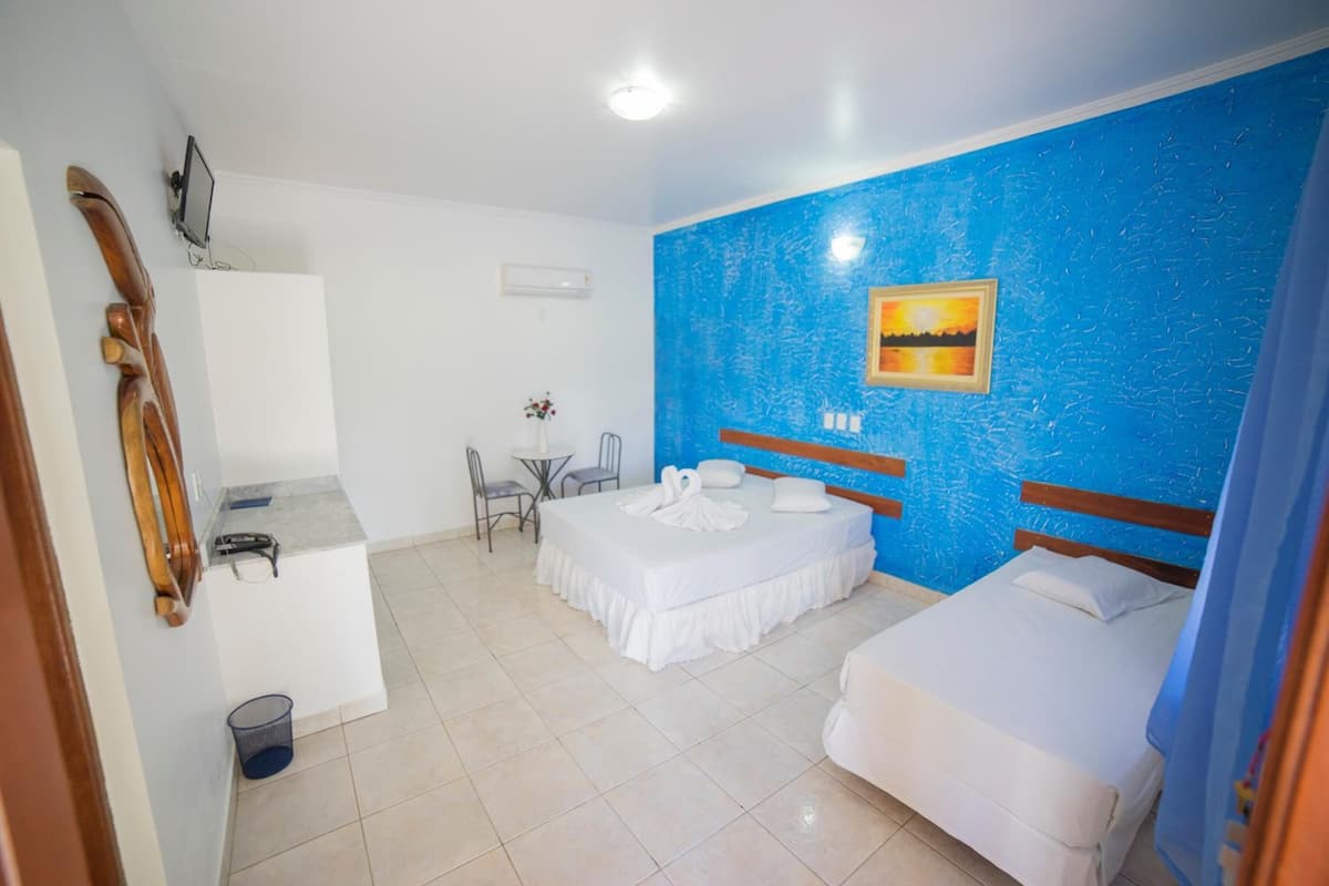 standard triple room | minibar, in-room safe, free wifi, bed sheets