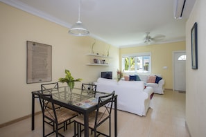 Suite Standard, 2 chambres, côté jardin | Coin séjour