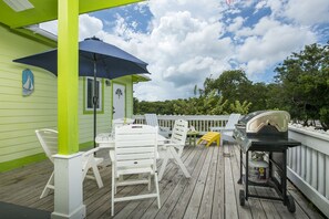 Exterior detail - Sir Charles Guest House (South Palmetto Point)