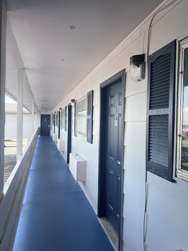 Regency Inn and Suites