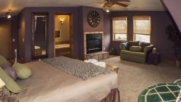 Room, Private Bathroom (Paisley Room) | Individually decorated, individually furnished, iron/ironing board