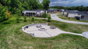 BBQ/picnic Area - Bellmere Winds Resort (Otonabee-South Monaghan)