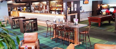3 bares o lounges