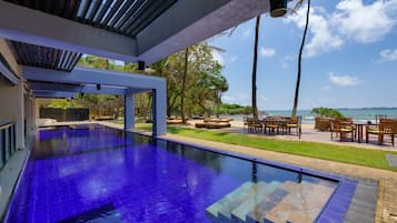Outdoor pool, pool loungers