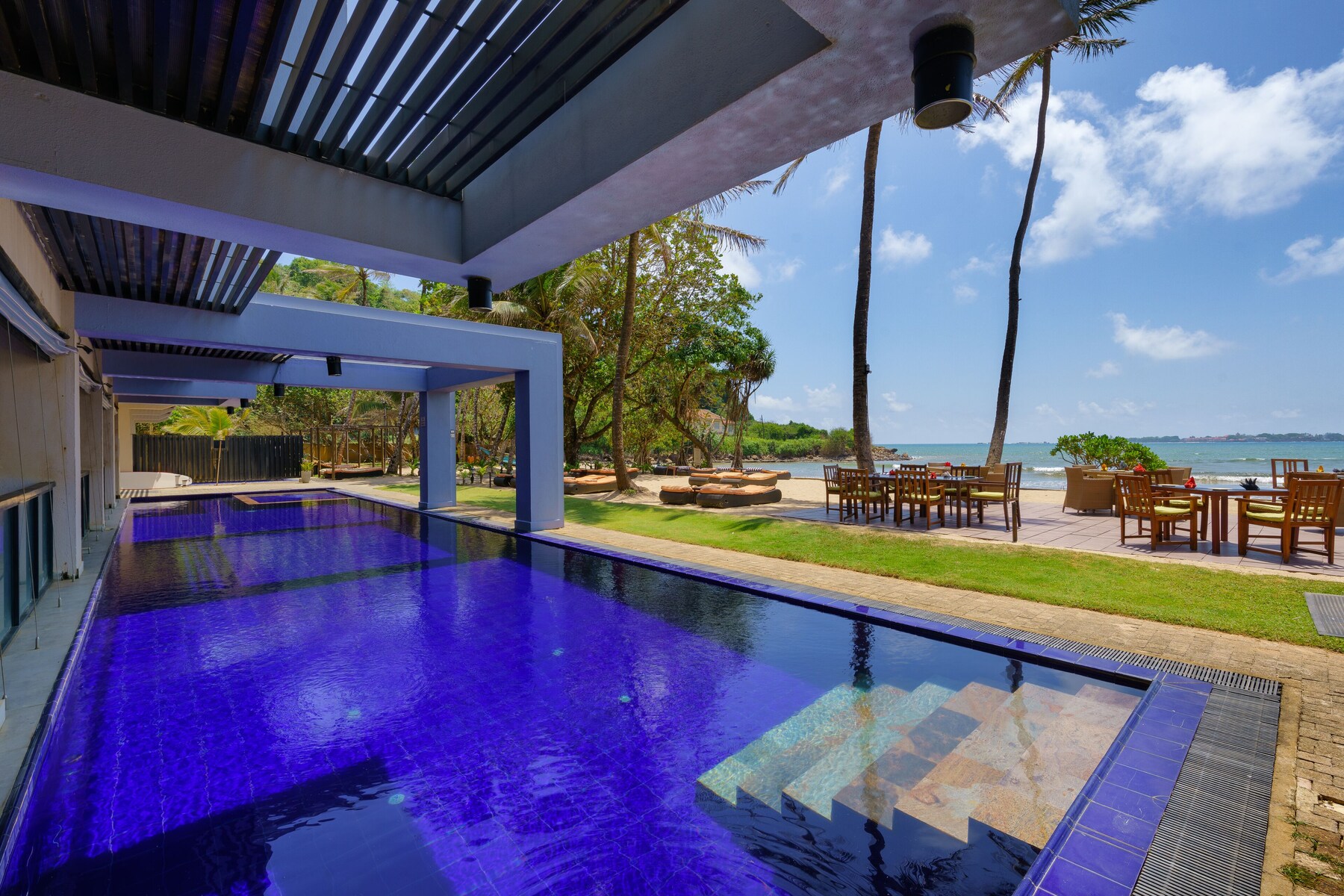 Outdoor pool, pool loungers