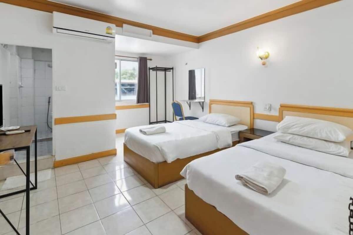 Desk, free WiFi, bed sheets