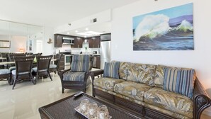 Condo, 2 habitaciones, 2 baños, vista a la playa | Área de sala de estar