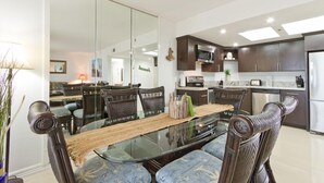 Condo, 2 habitaciones, 2 baños, vista a la playa | Servicio a la habitación