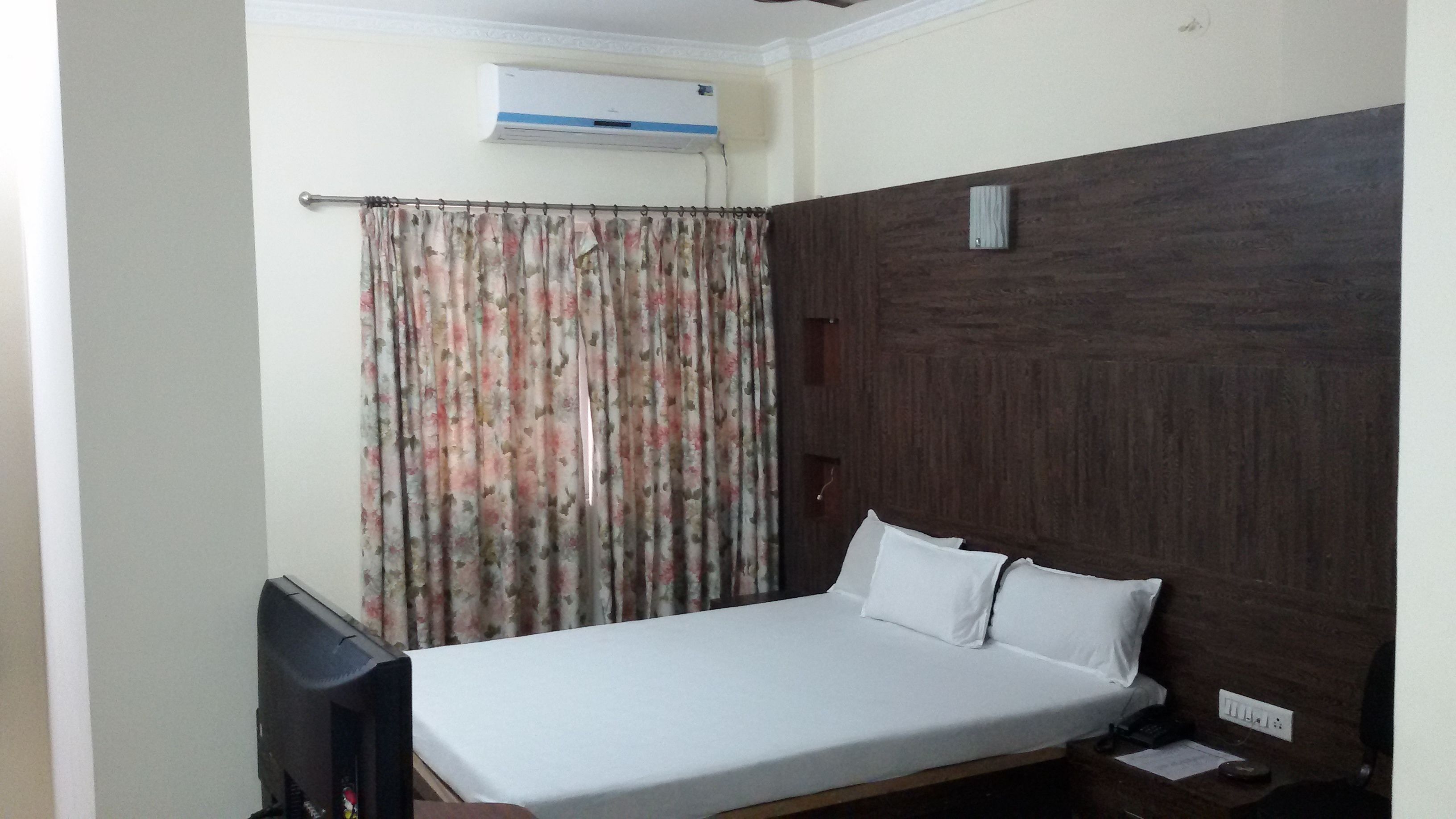 Superior Double or Twin Room, 1 Double Bed, City View | Desk, soundproofing, free WiFi