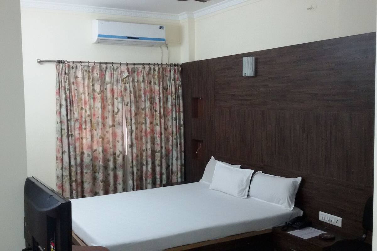 Superior Double or Twin Room, 1 Double Bed, City View | Desk, soundproofing, free WiFi