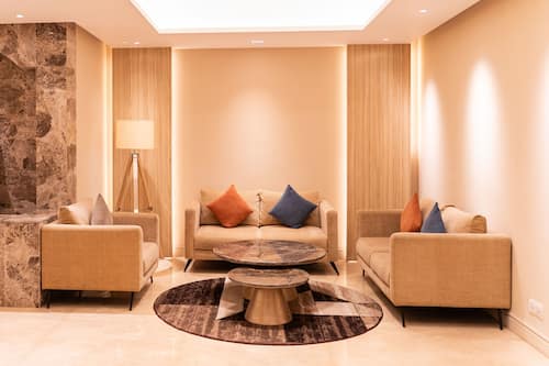 Lobby lounge