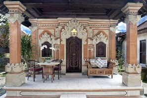 Terrace/patio - Teja Homestay (Ubud)
