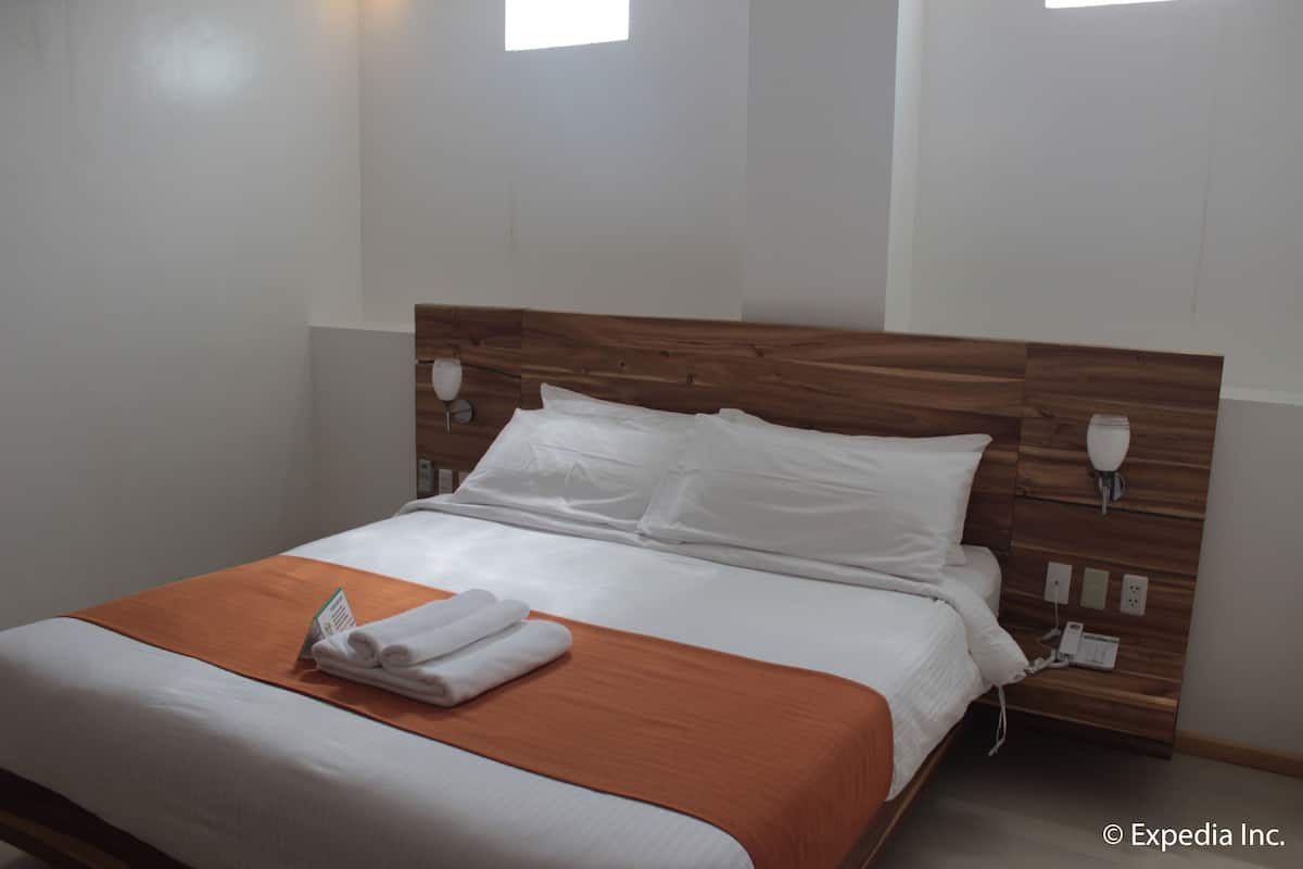 Premium bedding, minibar, in-room safe, desk