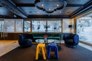 로비 좌석 공간