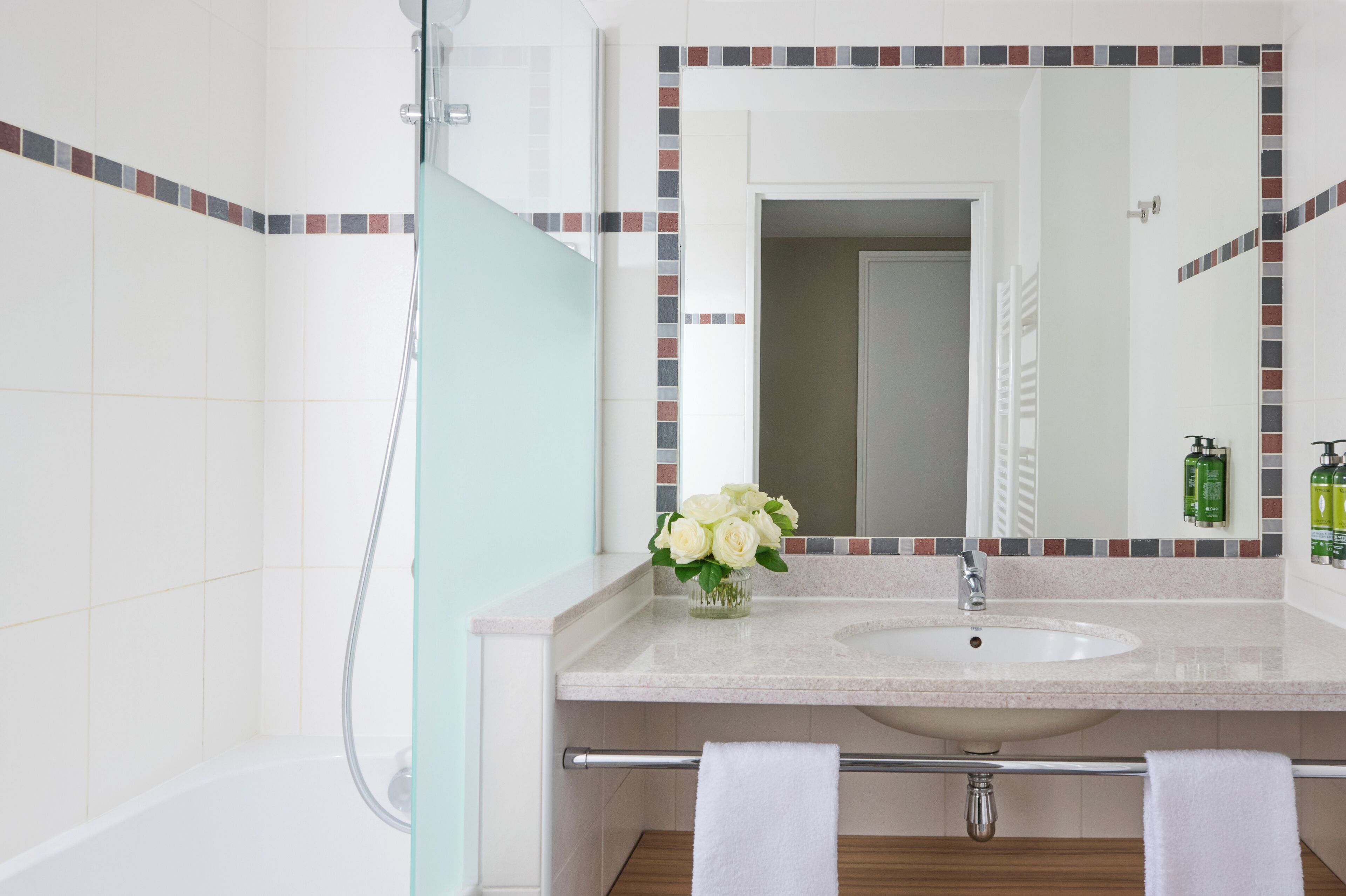Deluxe Suite, 1 Bedroom | Bathroom