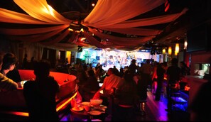 Bar (on property) - Khon Kaen Hotel (Khon Kaen)