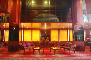 Coin salon dans le hall