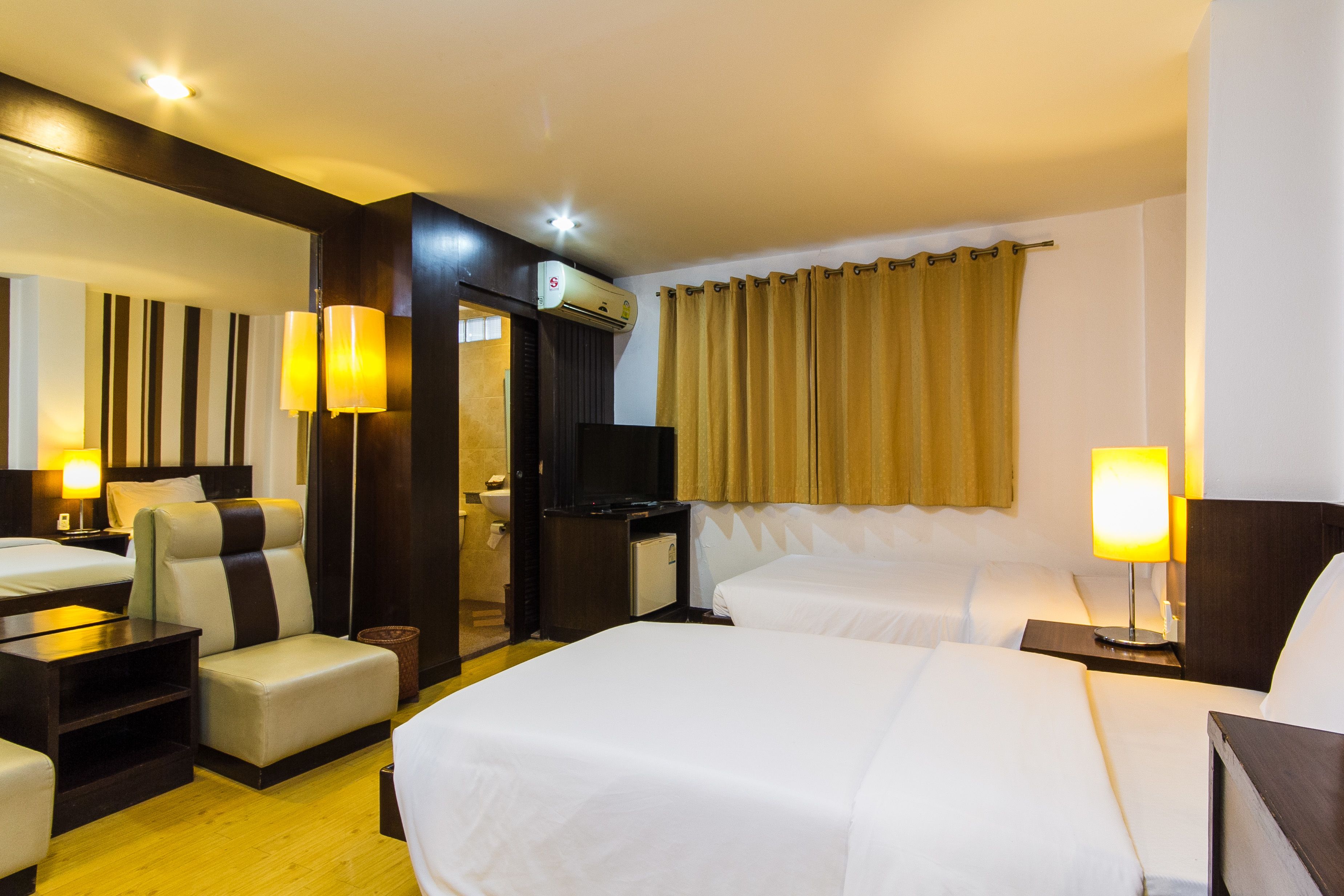 Phòng Tiêu chuẩn | Bộ đồ giường kháng dị ứng, trang trí khác biệt, bàn 