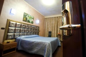 Desk, free WiFi - Hotel Bengasi (Moncalieri)