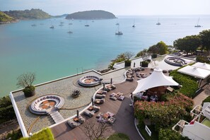 2 bars/lounges, rooftop bar, cocktail bar - The Nai Harn (Rawai)