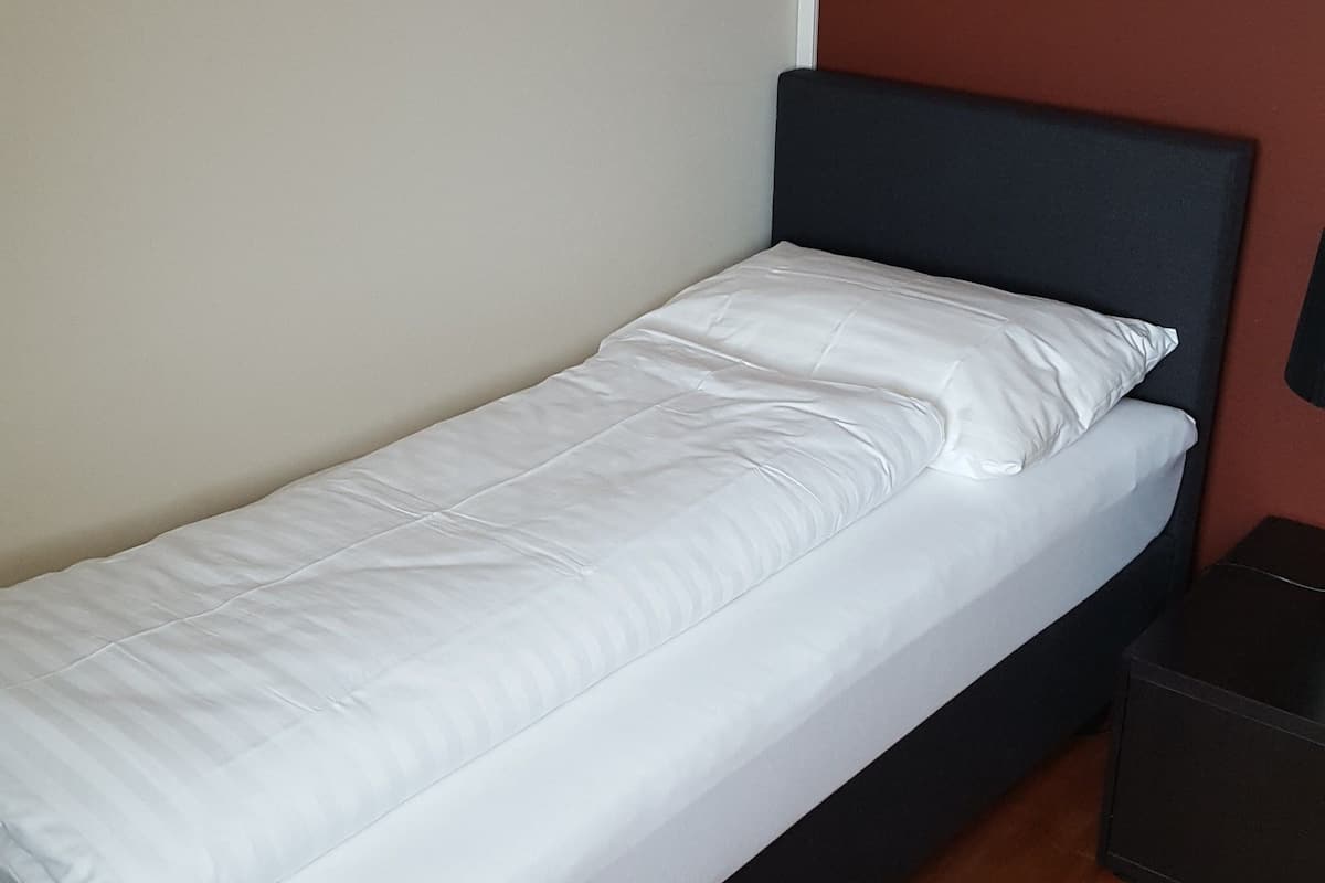 Classic Single Room (Dachgeschoss) | Desk, blackout drapes, cribs (surcharge), rollaway beds (surcharge)