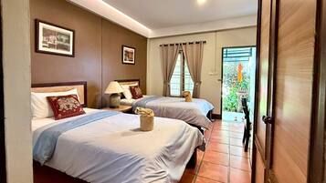 Twin Room | Desk, blackout drapes, free WiFi, bed sheets