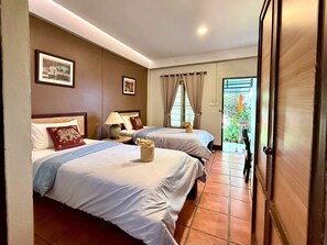 Twin Room | Desk, blackout drapes, free WiFi, bed sheets - Baan Warabordee Hotel (Chiang Rai)