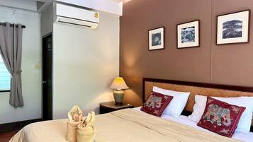 Double Room | Desk, blackout drapes, free WiFi, bed sheets