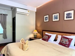 Doppelzimmer | Schreibtisch, Verdunkelungsvorhänge, kostenloses WLAN, Bettwäsche