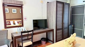 Double Room | Desk, blackout drapes, free WiFi, bed sheets