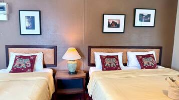 Quarto triplo | Escrivaninha, cortinas blackout, Wi-Fi de cortesia, roupa de cama