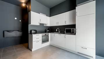 Apartment, 2 Bedrooms, Terrace | Private kitchen | Fridge, microwave, oven, stovetop