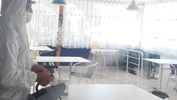 Desayuno continental gratuito y diario