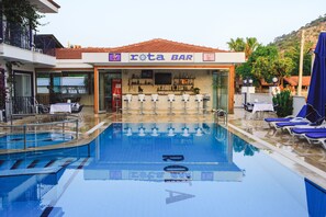 Poolside bar