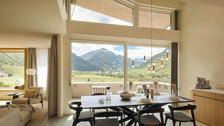 40-inch flat-screen TV with cable channels, TV. Andermatt Alpine Apartments