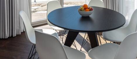 Televisión de pantalla plana de 40 pulgadas con canales por cable