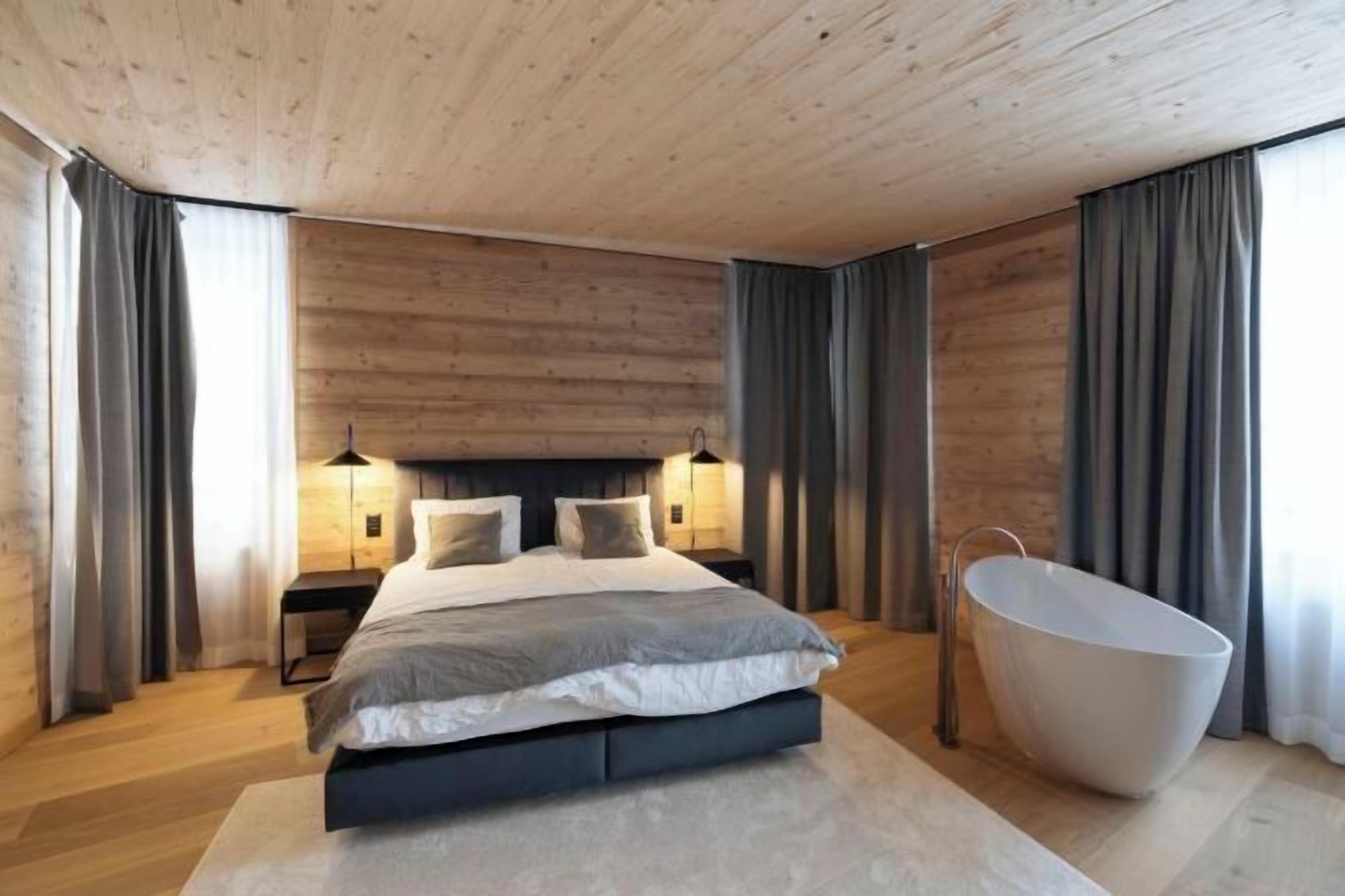 高档床上用品、客房内保险箱、遮光窗帘、隔音