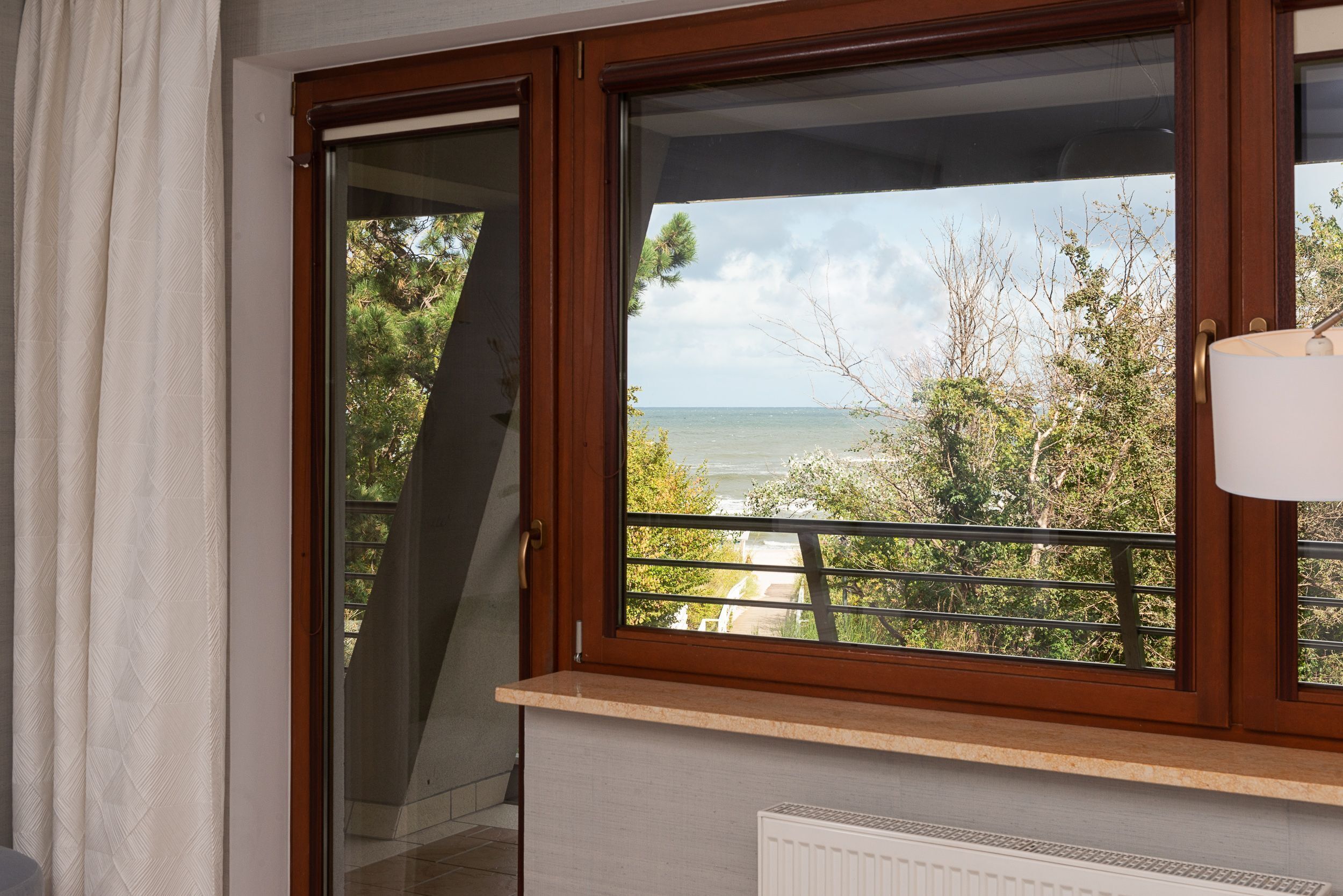 LUX Room, See View | 고급 침구, 미니바, 책상, 방음 설비