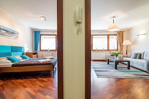 LUX Room | Área de estar | TV de tela plana